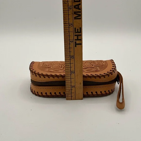 Vtg Cowhide Tooled Leather Coin Purse Wallet handmade Floral Indian Head NH - Picture 5 of 8